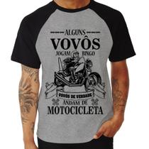 Camiseta Raglan Alguns vovôs jogam bingo, vovôs de verdade andam de motocicleta - Foca na Moda Camiseta Raglan Alguns vovôs jogam bingo, vovôs de verdade andam de motocicleta - Foca na Moda