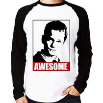 Camiseta Raglan Awesome Barney Stinson Manga Longa - Foca na Moda