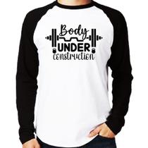 Camiseta Raglan Body Under Construction Manga Longa - Foca na Moda