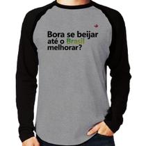 Camiseta Raglan Bora se beijar até o Brasil melhorar Manga Longa - Foca na Moda