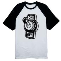 Camiseta Raglan Botão Liga Desliga On Off