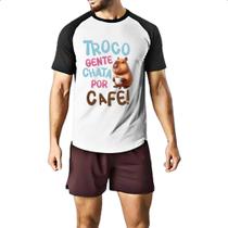 Camiseta Raglan Capivara troco gente chata por cafe