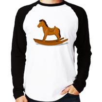 Camiseta Raglan Cavalinho De Pau Manga Longa - Foca na Moda