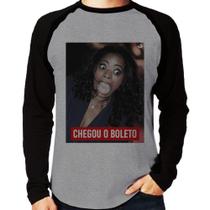 Camiseta Raglan Chegou o boleto Manga Longa - Foca na Moda