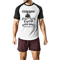 Camiseta Raglan Cuidado Esposa Doida