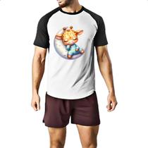 Camiseta Raglan Cute Girafa dormindo na Lua