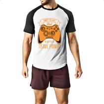 Camiseta Raglan Desculpa estou atrasado Xbox Controle Camiseta Raglan Desculpa estou atrasado Xbox Controle