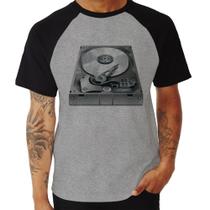 Camiseta Raglan Disco Rígido HD - Foca na Moda Camiseta Raglan Disco Rígido HD - Foca na Moda