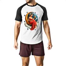 Camiseta Raglan Diva na Lua tomando uma