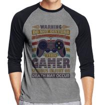 Camiseta Raglan Do Not Disturb This Gamer Manga 3/4 - Foca na Moda