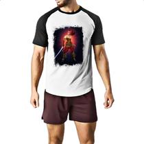 Camiseta Raglan Empires and Puzzles Heroi Marjana Camiseta Raglan Empires and Puzzles Heroi Marjana