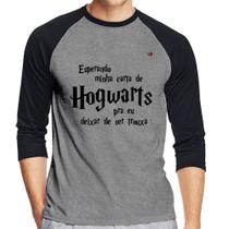 Camiseta Raglan Esperando minha carta de Hogwarts Manga 3/4 - Foca na Moda