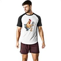 Camiseta Raglan Galinha na sala de forca Camiseta Raglan Galinha na sala de forca