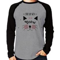 Camiseta Raglan Gatinha Start Day With Meow Manga Longa - Foca na Moda Camiseta Raglan Gatinha Start Day With Meow Manga Longa - Foca na Moda