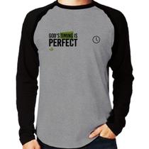 Camiseta Raglan God's timing is perfect Manga Longa - Foca na Moda