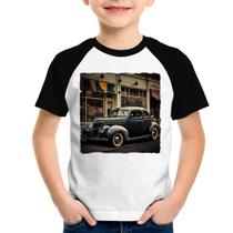 Camiseta Raglan Infantil Carro clássico na cidade - Foca na Moda Camiseta Raglan Infantil Carro clássico na cidade - Foca na Moda