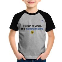 Camiseta Raglan Infantil @ crush tá vindo, aja naturalmente - Foca na Moda