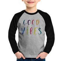 Camiseta Raglan Infantil Good Vibes Cores Manga Longa - Foca na Moda Camiseta Raglan Infantil Good Vibes Cores Manga Longa - Foca na Moda