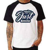 Camiseta Raglan Just Smile - Foca na Moda Camiseta Raglan Just Smile - Foca na Moda