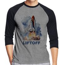 Camiseta Raglan Liftoff: Lançamento do Ônibus Espacial Manga 3/4 - Foca na Moda Camiseta Raglan Liftoff: Lançamento do Ônibus Espacial Manga 3/4 - Foca na Moda