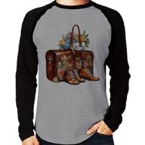 Camiseta Raglan Mala e Botas Retrô Flores Manga Longa - Foca na Moda Camiseta Raglan Mala e Botas Retrô Flores Manga Longa - Foca na Moda