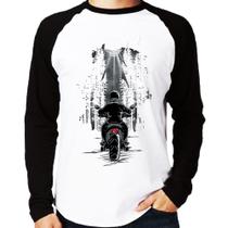 Camiseta Raglan Motociclista na floresta Manga Longa - Foca na Moda
