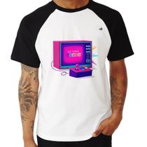 Camiseta Raglan Old School Gamer - Foca na Moda Camiseta Raglan Old School Gamer - Foca na Moda