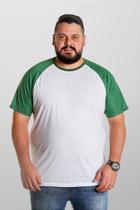Camiseta Raglan Plus Size Branca com Manga Verde 100% Poliéster - Tamanho Grande
