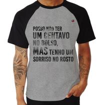Camiseta Raglan Posso não ter um centavo no bolso, mas tenho um sorriso no rosto - Foca na Moda Camiseta Raglan Posso não ter um centavo no bolso, mas tenho um sorriso no rosto - Foca na Moda