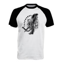 Camiseta Raglan Taekwondo Kick Camiseta Raglan Taekwondo Kick