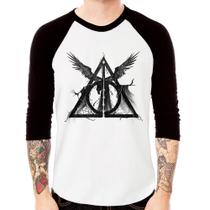 Camiseta Raglan The Tale of the Three Brothers Manga 3/4 - Foca na Moda Camiseta Raglan The Tale of the Three Brothers Manga 3/4 - Foca na Moda
