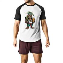 Camiseta Raglan Tiki bebendo cerveja Camiseta Raglan Tiki bebendo cerveja