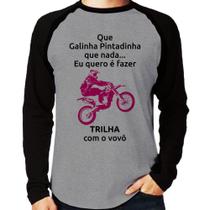 Camiseta Raglan Trilha com o vovô (moto rosa) Manga Longa - Foca na Moda Camiseta Raglan Trilha com o vovô (moto rosa) Manga Longa - Foca na Moda