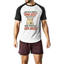 Camiseta Raglan Um dia a gente toma juizo Flork