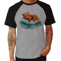 Camiseta Raglan Ursinho Teddy Relaxando Na Piscina - Foca na Moda