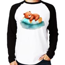 Camiseta Raglan Ursinho Teddy Relaxando Na Piscina Manga Longa - Foca na Moda