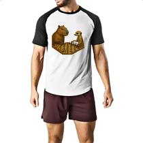 Camiseta Raglan Xadrez Capivara vs Suricato