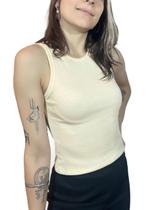 Camiseta regata cropped malha canelada top feminino moda casual gola simples - UNDERFLOOR Camiseta regata cropped malha canelada top feminino moda casual gola simples - UNDERFLOOR