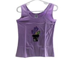 Camiseta regata feminina, em algodão, bordada em patchwork