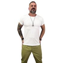 Camiseta slim manga curta levinha