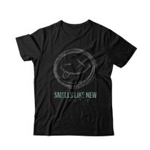 Camiseta Smells Like New Studio Geek