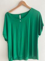 Camiseta social lisa Florence cor verde TAM P Camiseta social lisa Florence cor verde TAM P
