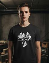 Camiseta Stranger Things Mike Demogorgon Unissex - Camiseta Stranger Things Mike Demogorgon Unissex -