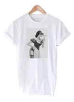 Camiseta T-shirt Branca De Neve Bitch