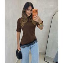 Camiseta T-Shirt Feminina com Renda Lançamento Moda 100%Algodão Camiseta T-Shirt Feminina com Renda Lançamento Moda 100%Algodão