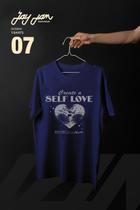 Camiseta t-shirt vintage create a self love azul