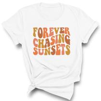 Camiseta TeesAndTankYou Forever Chasing Sunsets Branca G