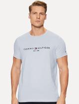 Camiseta Tommy Hilfiger Masculina Core Logo Tee Azul Celeste Camiseta Tommy Hilfiger Masculina Core Logo Tee Azul Celeste