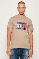 Camiseta Tommy Jeans Slim RWB Flag Bege - Cor Bege - Tamanho S/P Camiseta Tommy Jeans Slim RWB Flag Bege - Cor Bege - Tamanho S/P