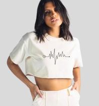 Camiseta TShirt Cropped Feminina Com Estampa De Batimentos